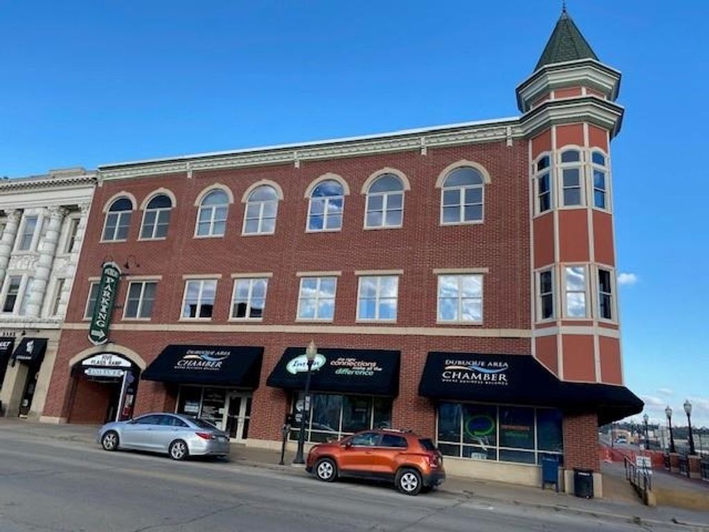 Photo of 300 Main Street #Suite 40, Dubuque, IA 52001 (MLS # 153289)