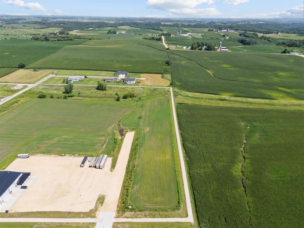 Photo of Lot 4 Edgewood Industrial Park, Edgewood, IA 52042 (MLS # 153552)