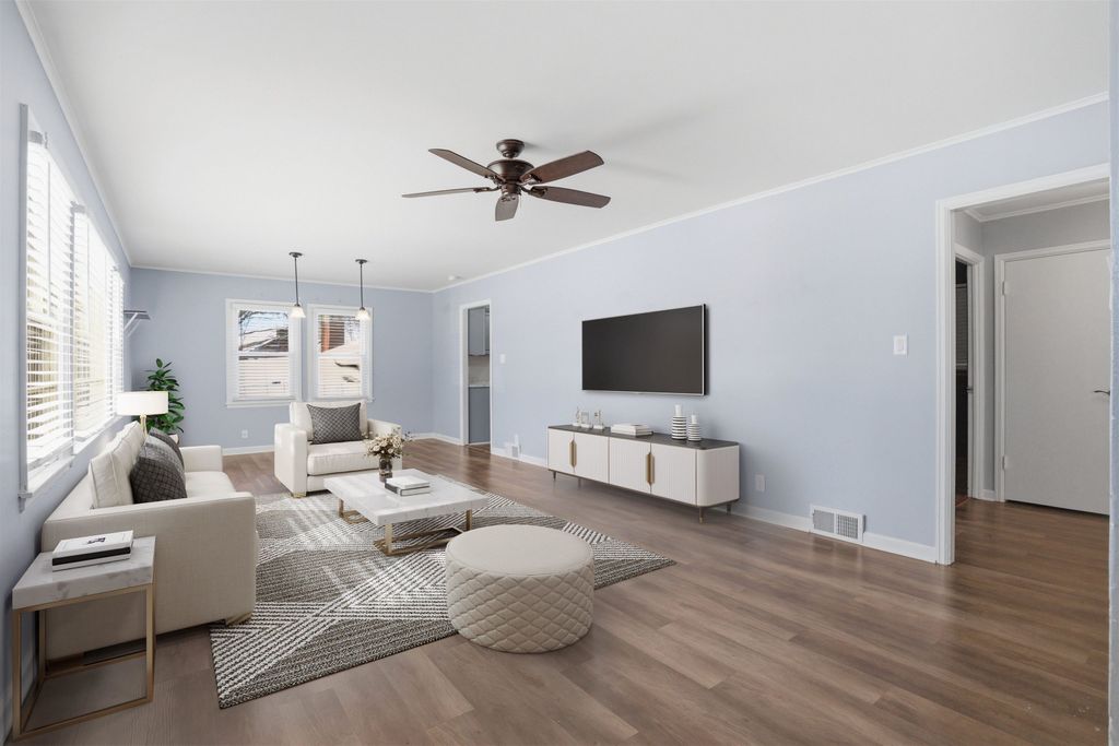 Photo of 935 Indian Ridge, Dubuque, IA 52003 (MLS # 154161)