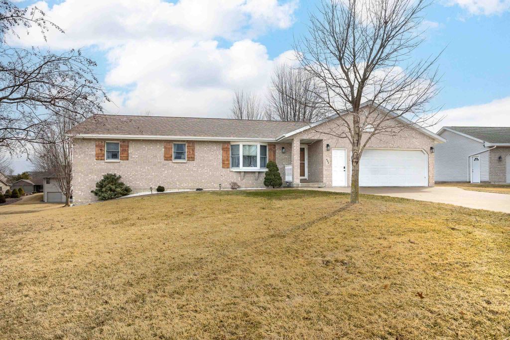 Photo of 602 S Willow Ridge Street, Peosta, IA 52068 (MLS # 154063)