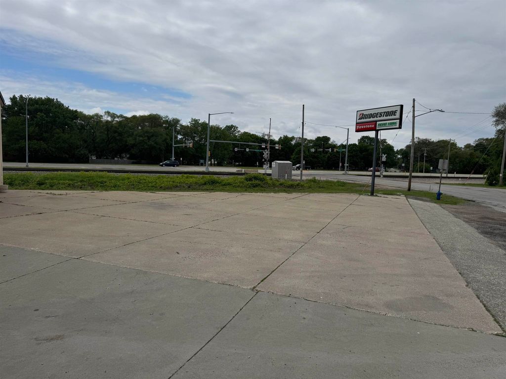 Photo of 1145 W Donald Street, Waterloo, IA 50703 (MLS # 152161)