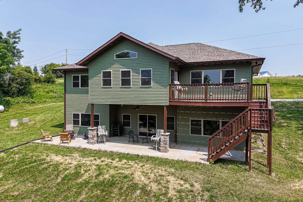 Photo of 25619 226th Avenue, Delhi, IA 52223 (MLS # 153409)