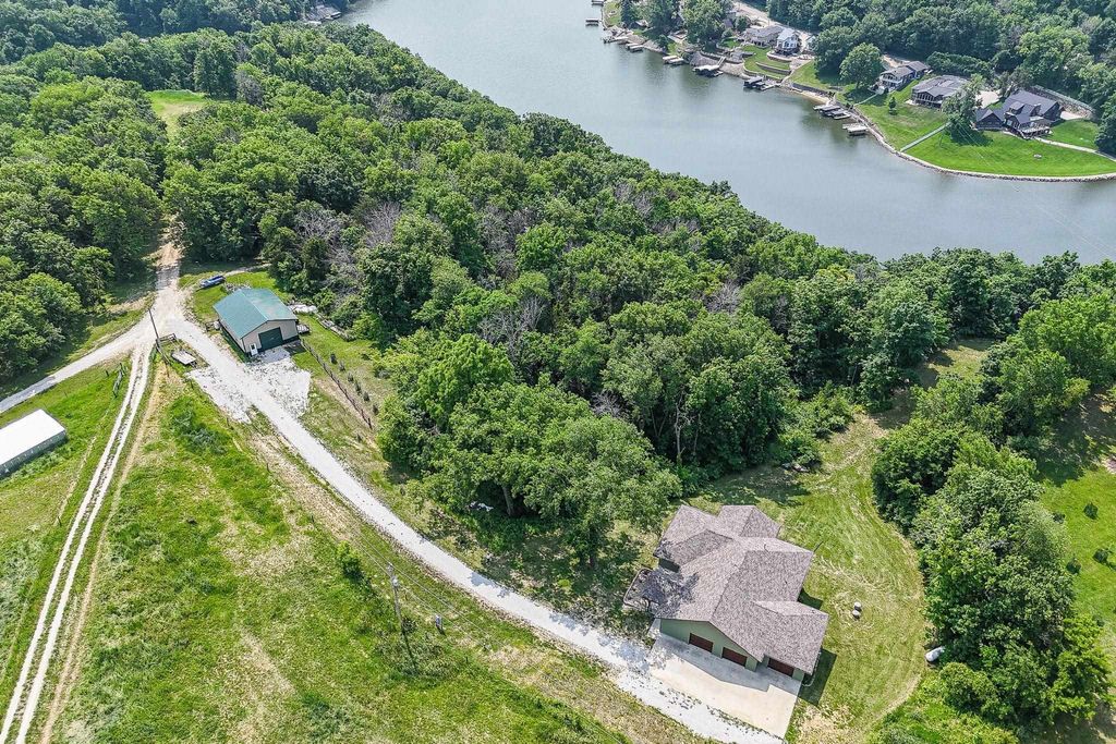 Photo of 25619 226th Avenue, Delhi, IA 52223 (MLS # 153409)