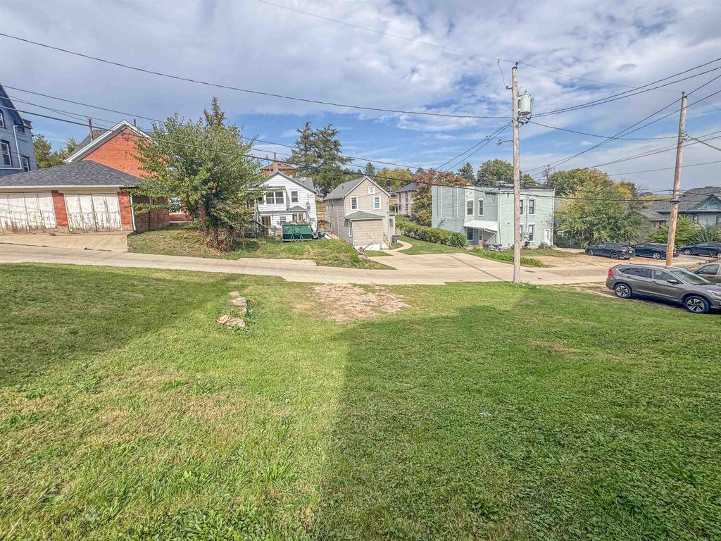 Photo of 609-617 Arlington Street, Dubuque, IA 52001 (MLS # 153333)