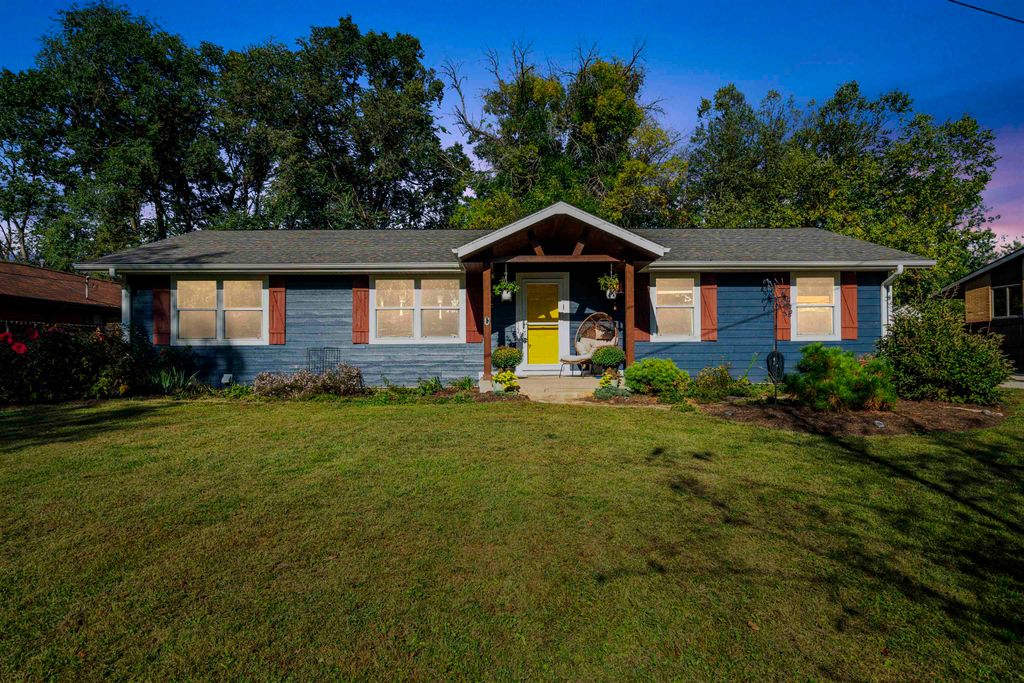 Photo of 4641 S Beach Lane, Dubuque, IA 52003 (MLS # 153141)