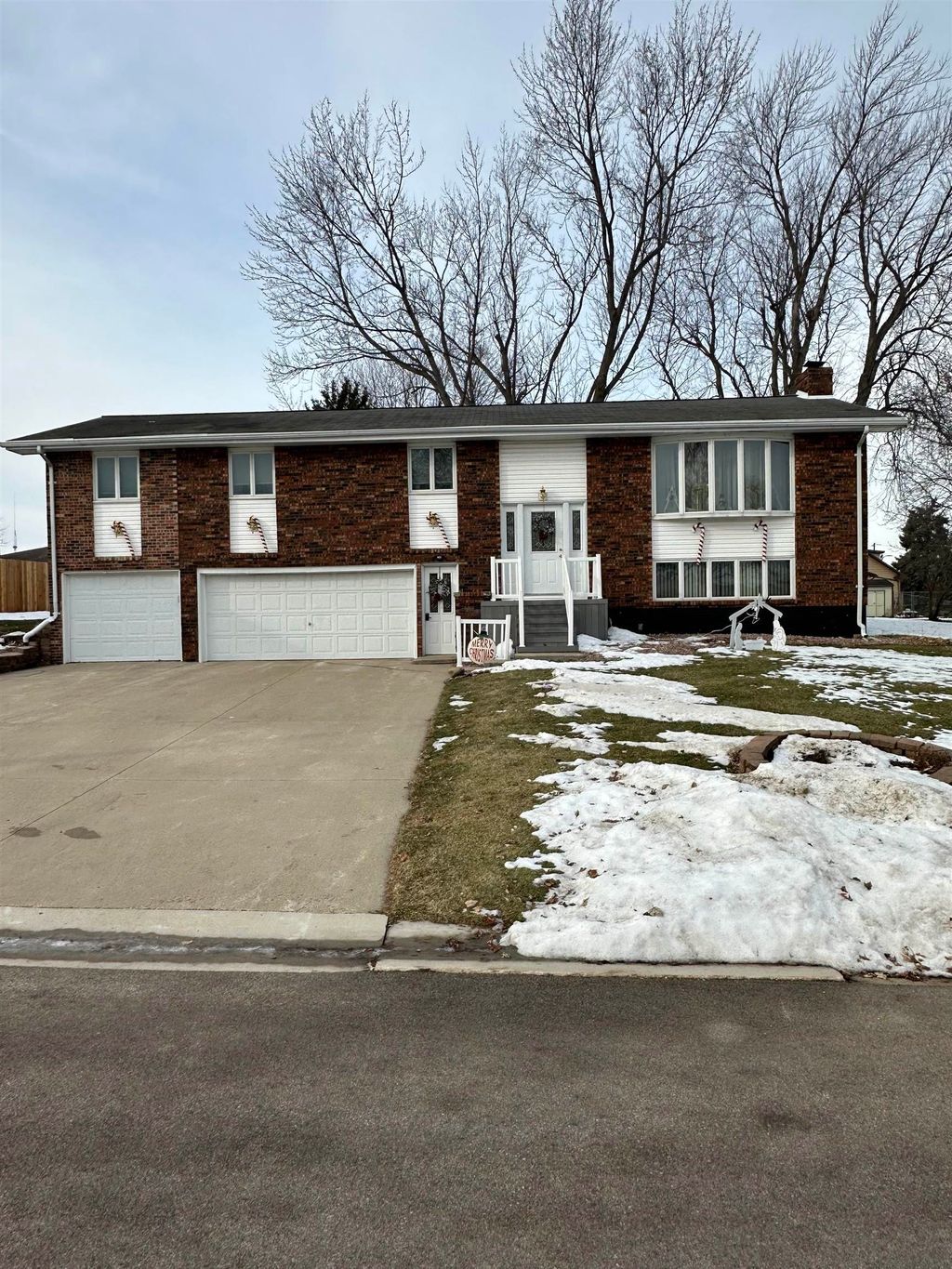 Photo of 951 Parkview Drive, Holy Cross, IA 52053 (MLS # 153635)