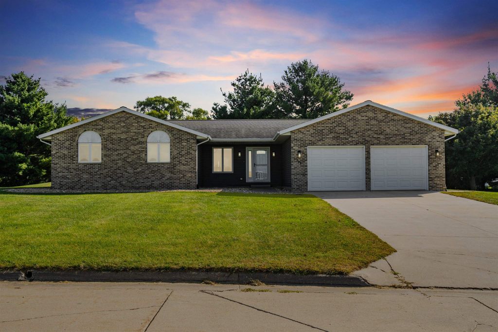 Photo of 209 Woods Edge Drive, Edgewood, IA 52042 (MLS # 152946)