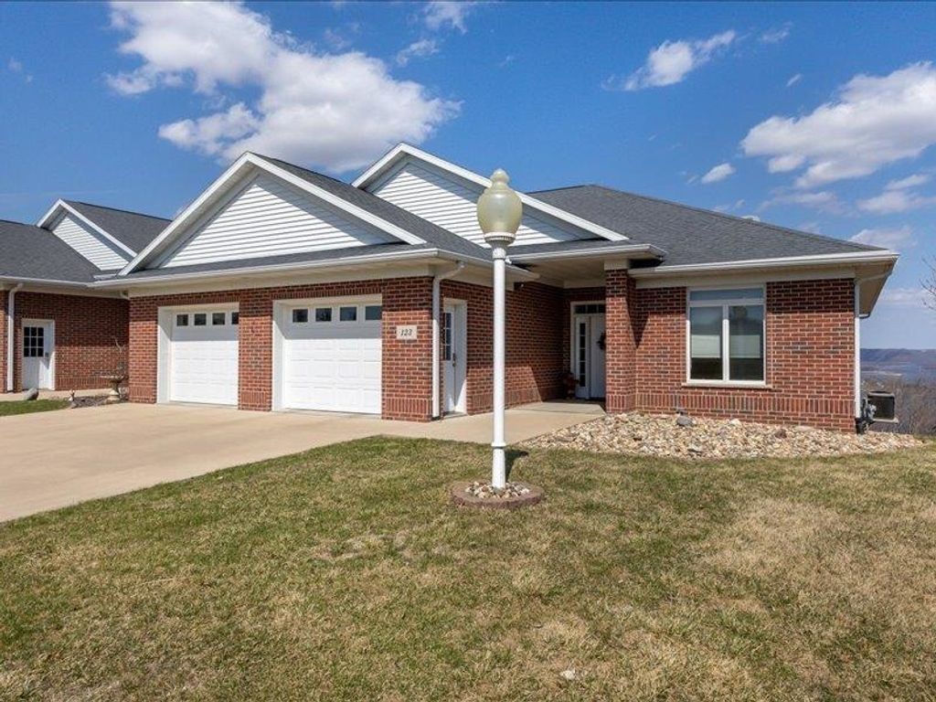 Photo of 123 Royal Oaks Court, Guttenberg, IA 52052 (MLS # 152720)