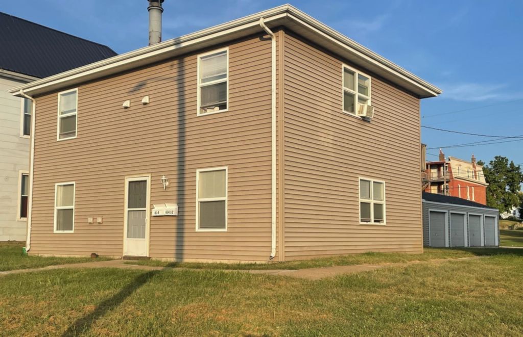 Photo of 614 Lincoln Avenue, Dubuque, IA 52001 (MLS # 153048)