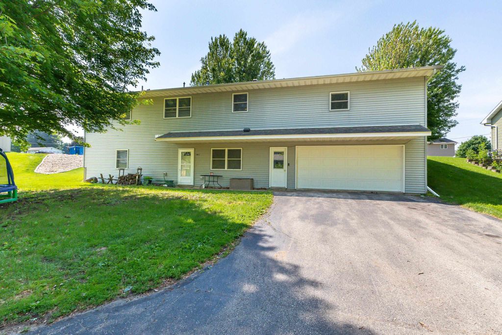 Photo of 1400 21st Street, Hazel Green, WI 53811 (MLS # 152191)