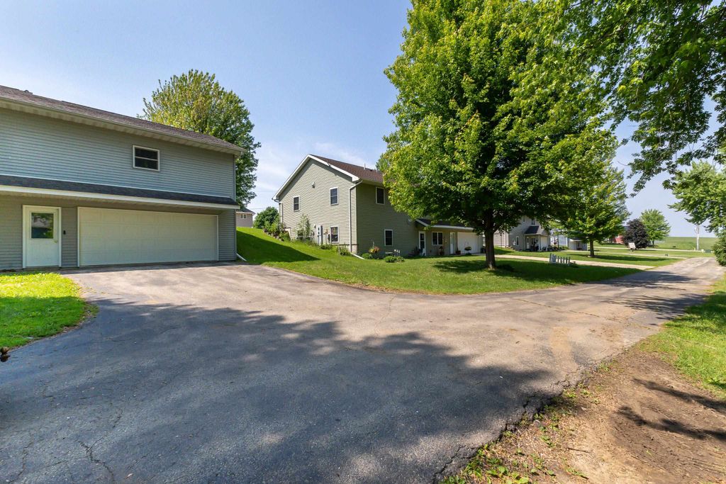 Photo of 1400 21st Street, Hazel Green, WI 53811 (MLS # 152191)
