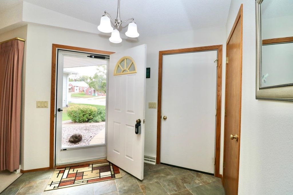 Photo of 2035 Broadlawn Road, Dubuque, IA 52001 (MLS # 153235)