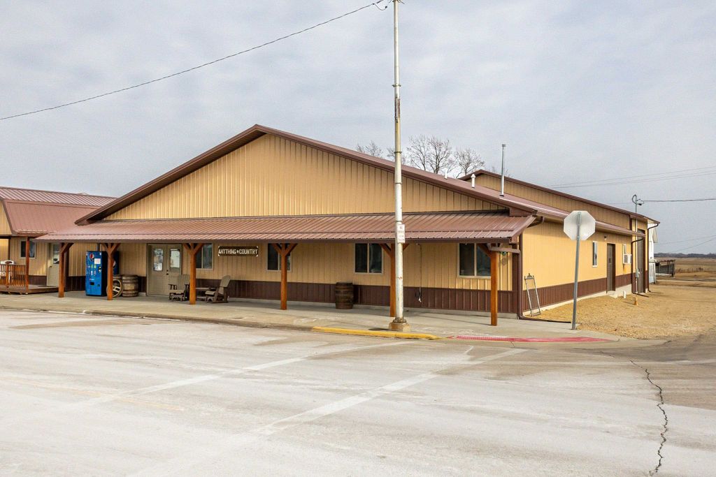 Photo of 110 S Main Street, Onslow, IA 52321 (MLS # 151355)