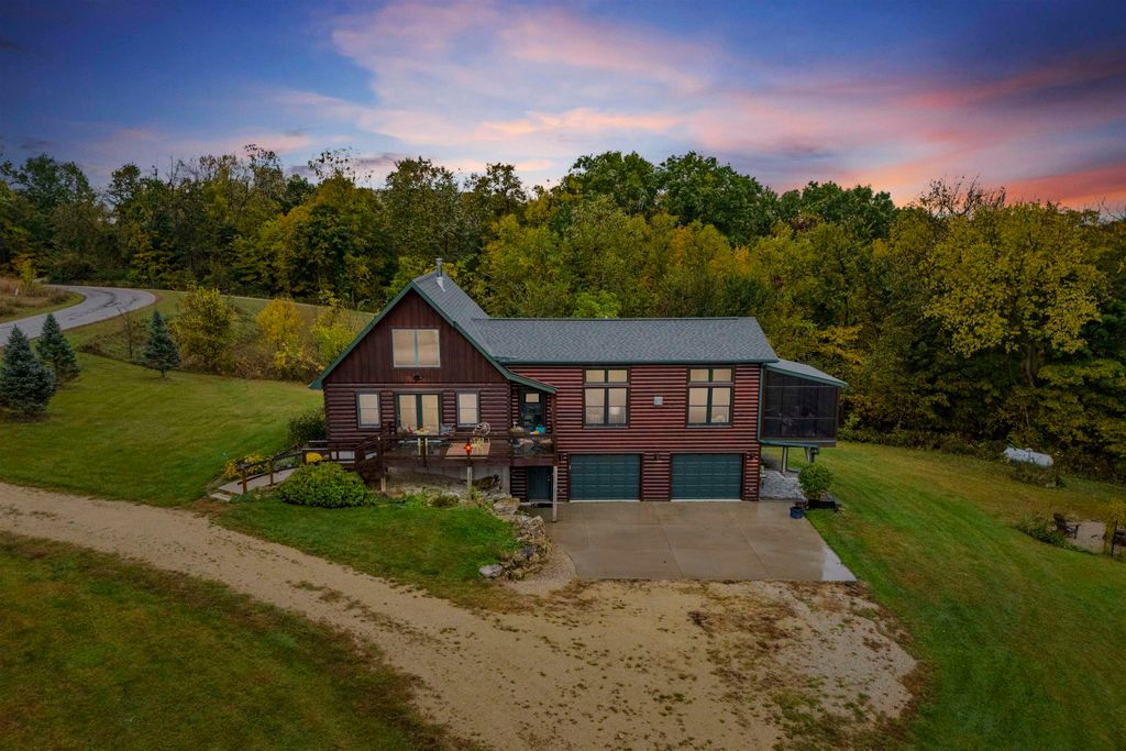 Photo of 355 Estes Ridge Trail Trl, Guttenberg, IA 52052 (MLS # 154002)