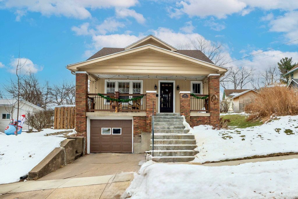 Photo of 60 S Booth Street, Dubuque, IA 52003 (MLS # 153643)