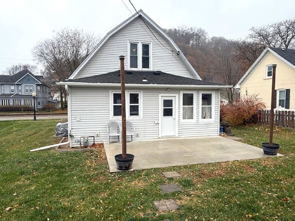 Photo of 507 N 2nd Street, Bellevue, IA 52031 (MLS # 153511)