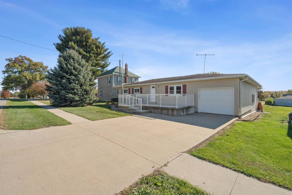 Photo of 416 Mary Street, Earlville, IA 52041 (MLS # 153361)