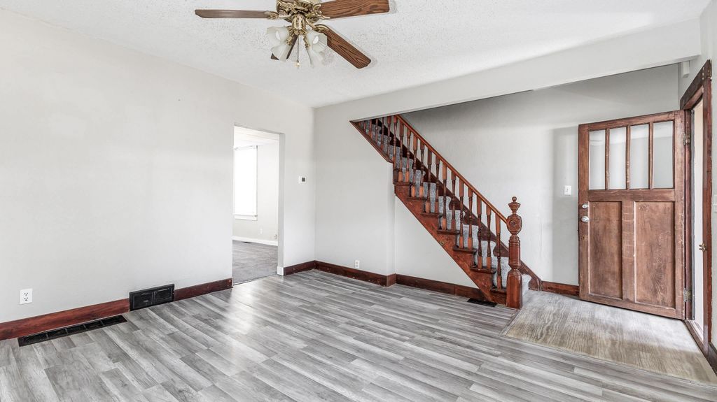 Photo of 619 Lincoln Avenue, Dubuque, IA 52001 (MLS # 153231)