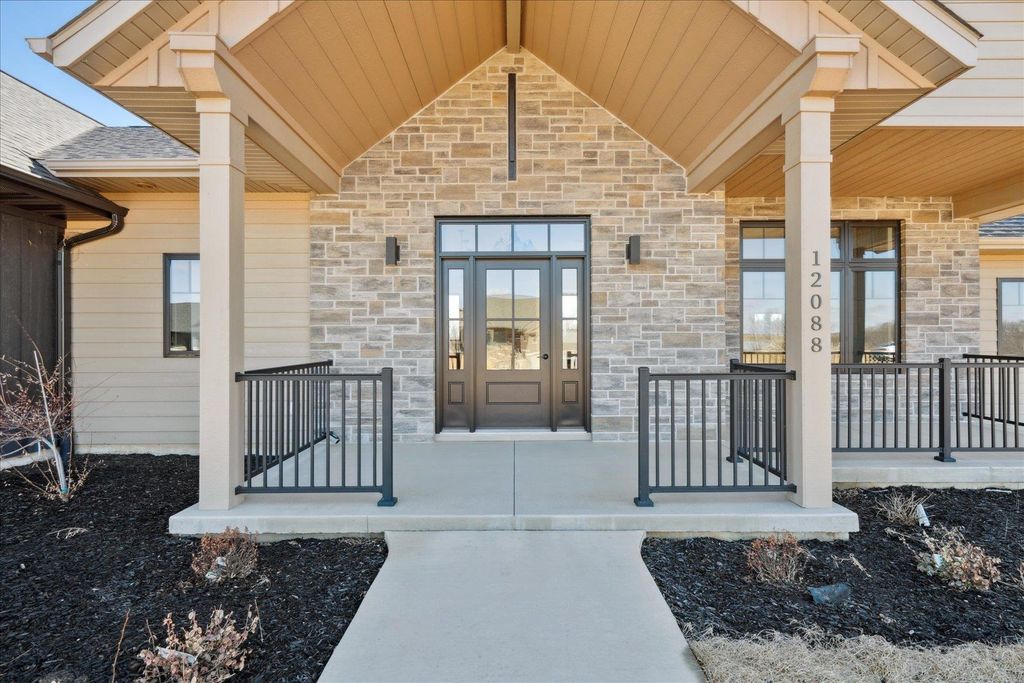 Photo of 12088 Timber Court, Dubuque, IA 52001 (MLS # 151450)