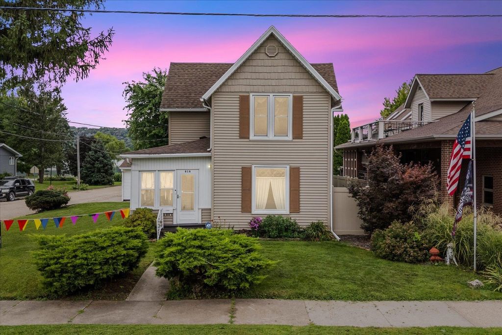 Photo of 616 Elk Street, Sabula, IA 52070 (MLS # 154032)