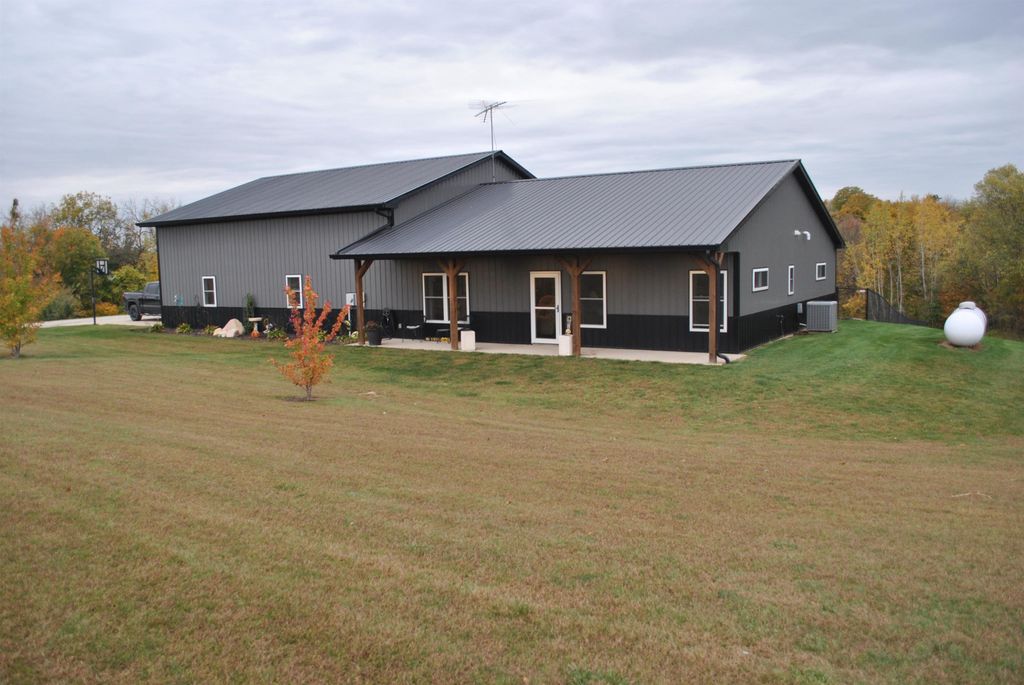 Photo of 303 Turkey Ridge Court, Guttenberg, IA 52052 (MLS # 153304)
