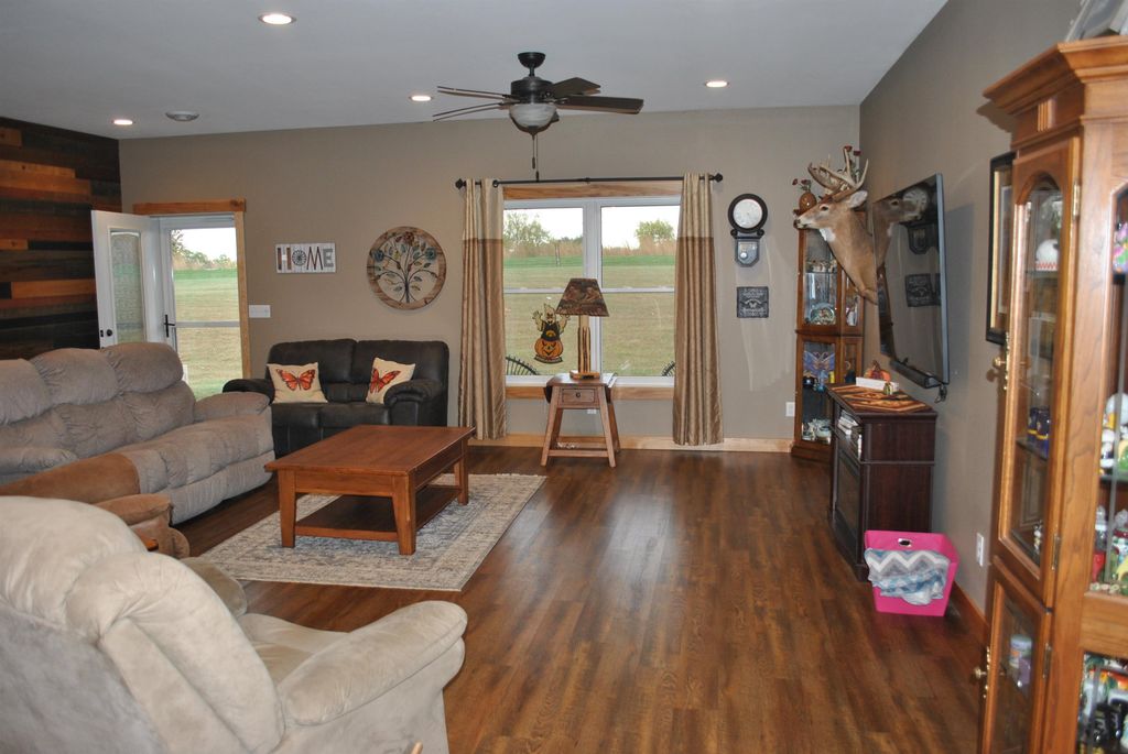 Photo of 303 Turkey Ridge Court, Guttenberg, IA 52052 (MLS # 153304)