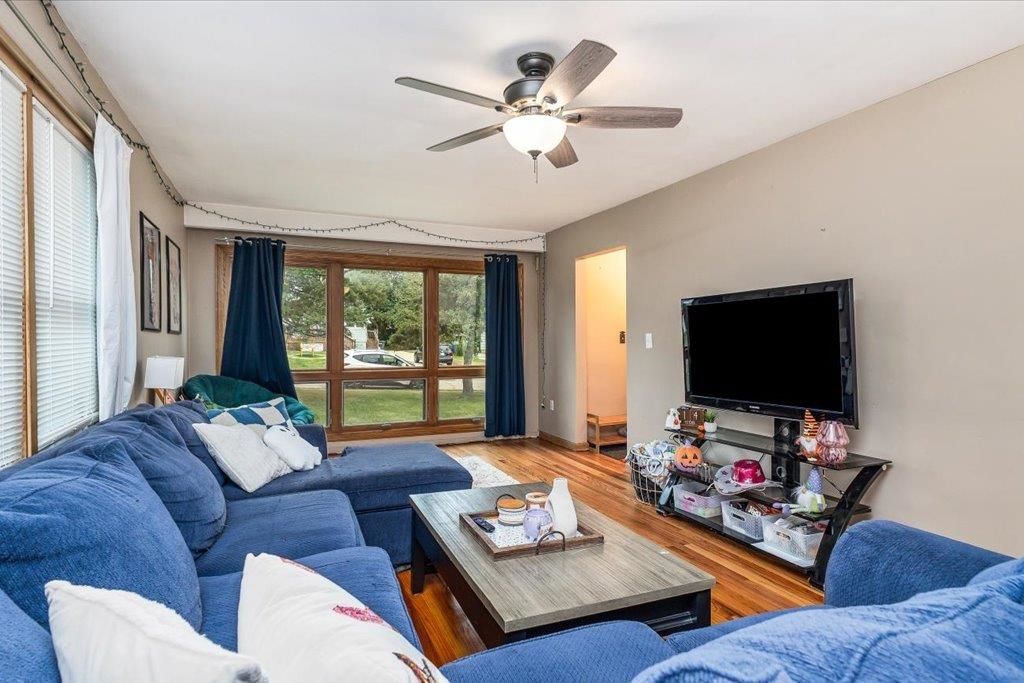 Photo of 1161 Edina Street, Dubuque, IA 52001 (MLS # 153300)