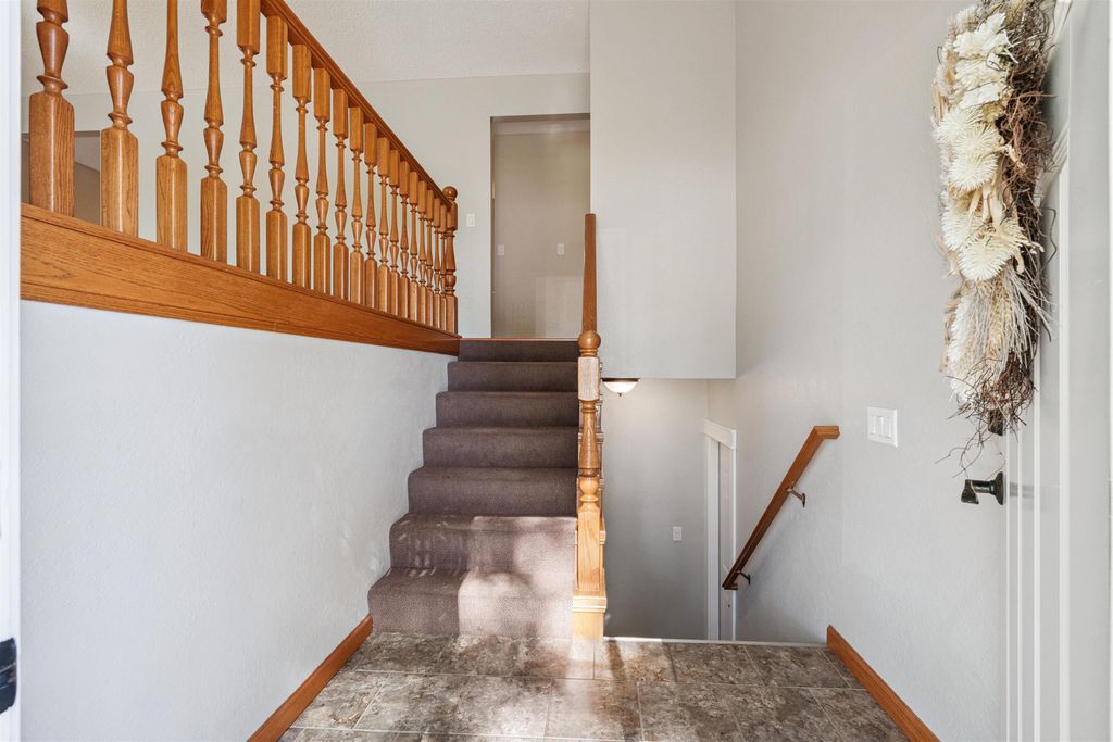 Photo of 9935 Ginger Ridge, Dubuque, IA 52001 (MLS # 153319)