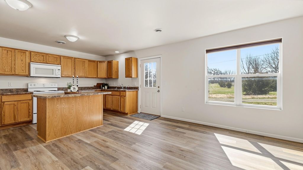 Photo of 3063 Brunskill Road, Dubuque, IA 52003 (MLS # 154201)