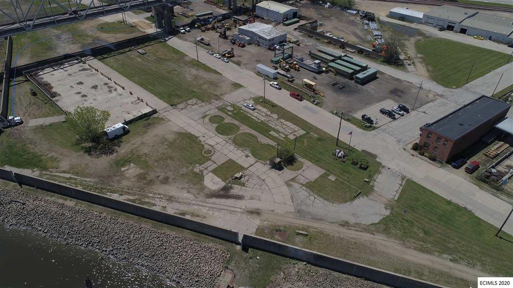 Photo of Terminal Street, Dubuque, IA 52001 (MLS # 140262)