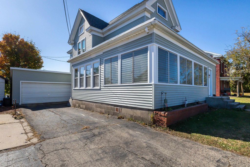 Photo of 75 W Pine Street, Platteville, WI 53818 (MLS # 153324)