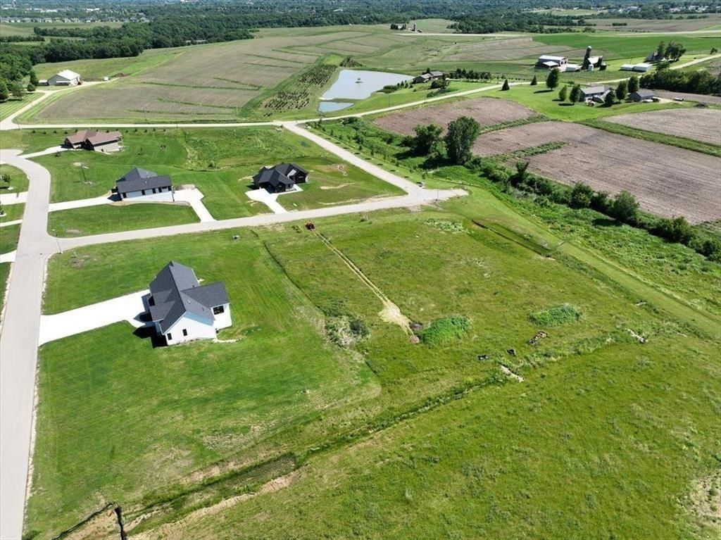 Photo of Lot 20 &amp; 21 Oakland Ridge Estates, Dubuque, IA 52003 (MLS # 153928)