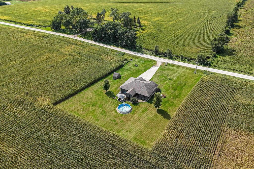 Photo of 1828 160th Avenue, Manchester, IA 52057 (MLS # 153686)