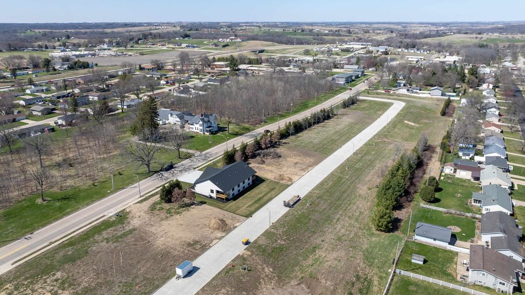 Photo of 401-435 Forest Drive, Maquoketa, IA 52060 (MLS # 153472)