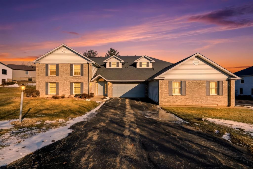 Photo of 3255 Lake Ridge Drive #Unit A, Dubuque, IA 52003 (MLS # 153655)