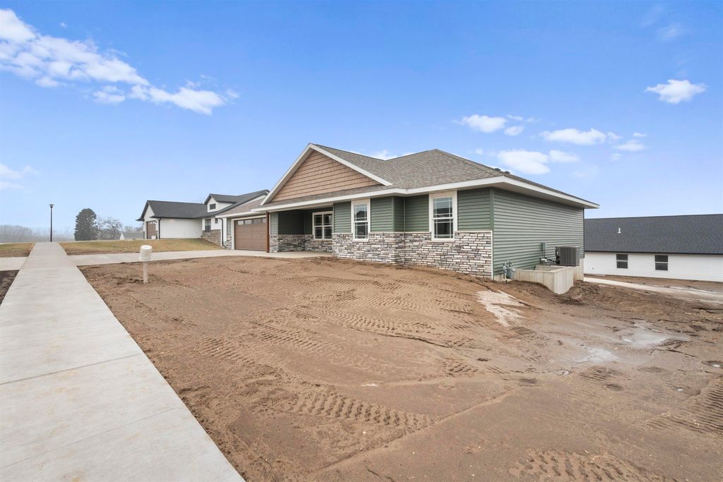 Photo of 1020 Sage Oak Circle, Manchester, IA 52057 (MLS # 153683)