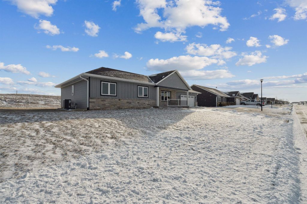 Photo of 145 SE Mulberry Drive, Cascade, IA 52033 (MLS # 153794)