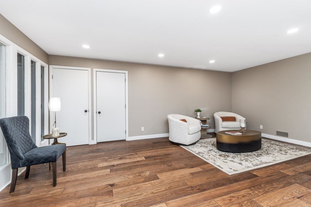 Photo of 2425 Green Street, Dubuque, IA 52001 (MLS # 153555)