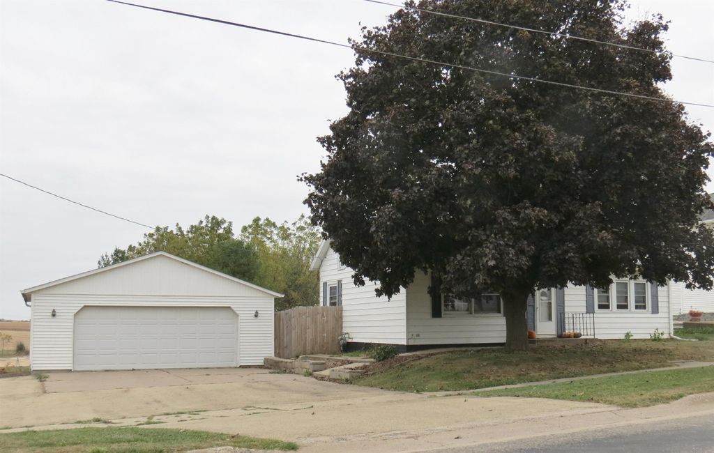 Photo of 713 S Main Street, Delmar, IA 52037 (MLS # 153251)