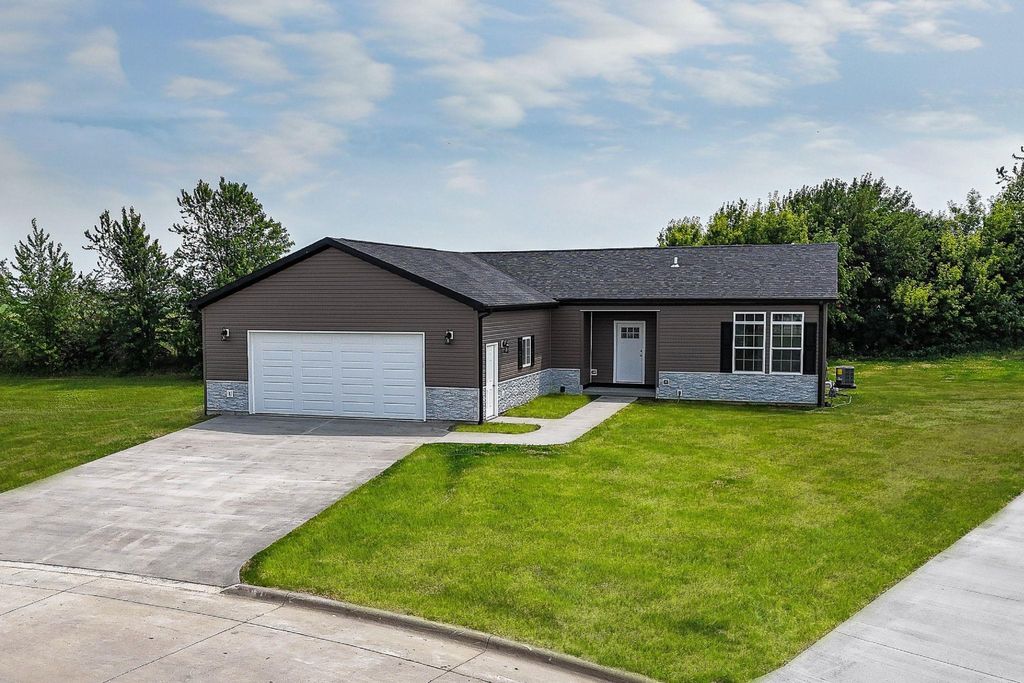 Photo of 800 Bobcat Avenue #SE, Farley, IA 52046 (MLS # 153115)