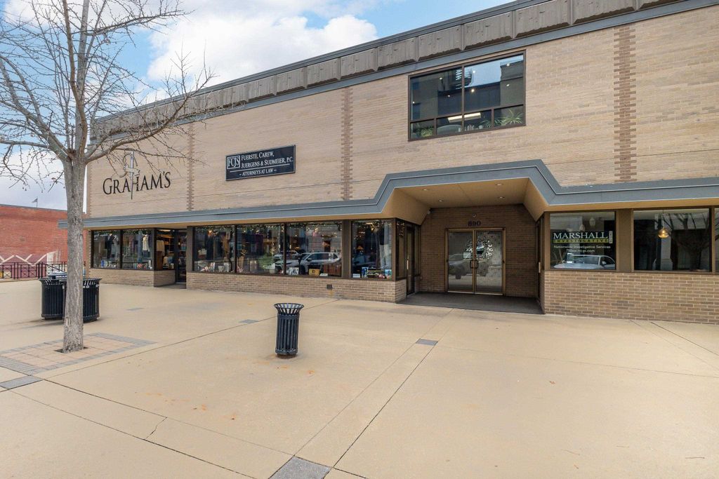 Photo of 890 Main Street #2nd Floor, Dubuque, IA 52001 (MLS # 153607)