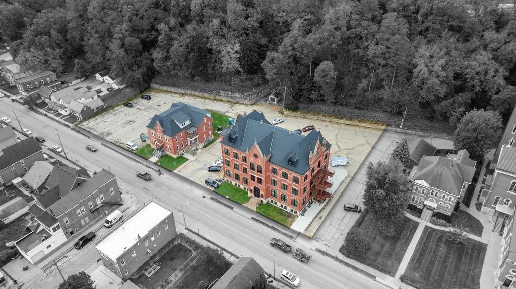 Photo of 2901 Central Avenue, Dubuque, IA 52001 (MLS # 153344)