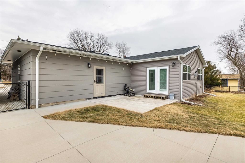 Photo of 1120 Eastman Street, Platteville, WI 53818 (MLS # 154116)