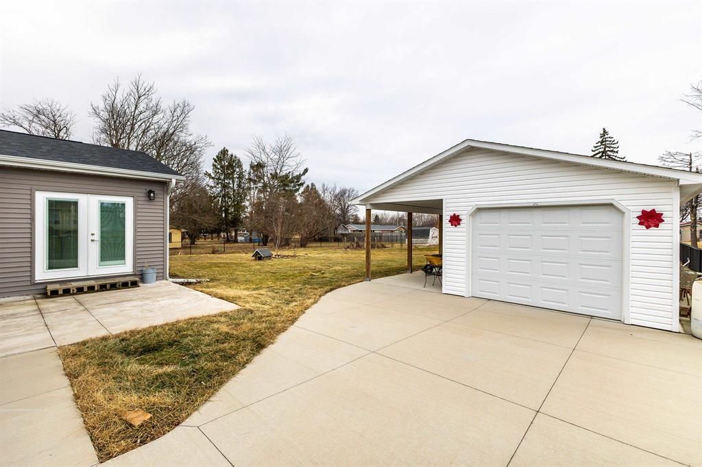 Photo of 1120 Eastman Street, Platteville, WI 53818 (MLS # 154116)