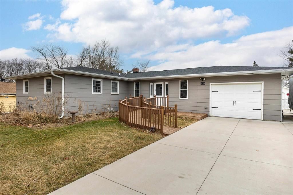 Photo of 1120 Eastman Street, Platteville, WI 53818 (MLS # 154116)
