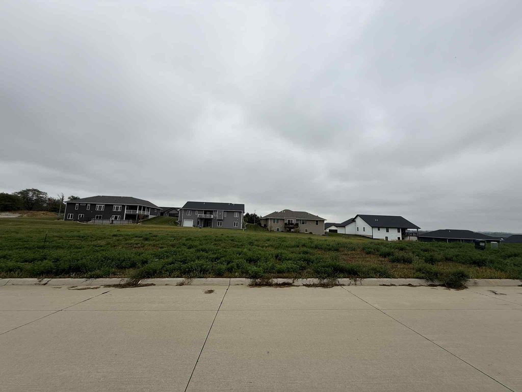 Photo of Lot 36 Sickle Lane, Dubuque, IA 52002 (MLS # 153063)
