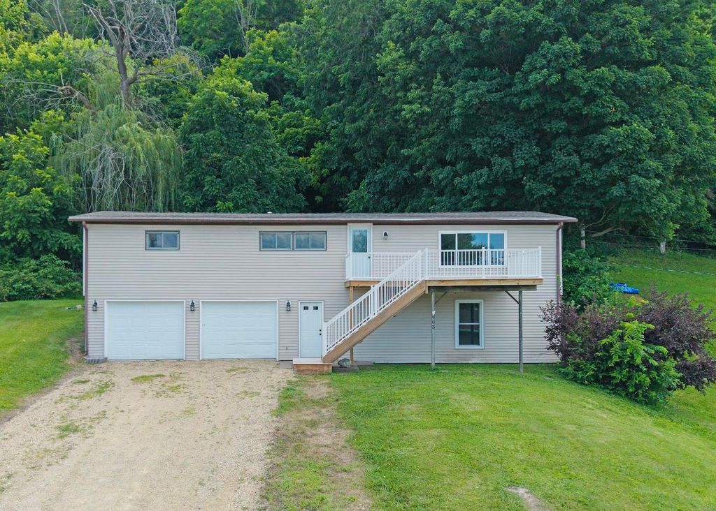 Photo of 903 Stone Street, Bellevue, IA 52031 (MLS # 152971)