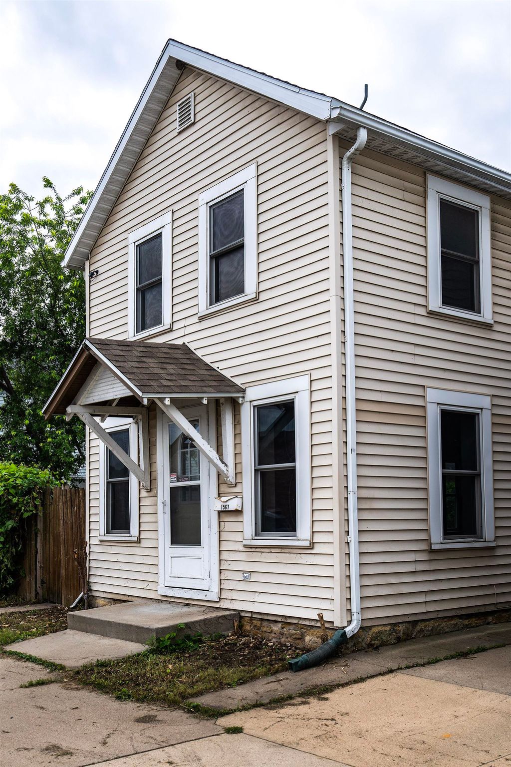 Photo of 1567 Elm Street, Dubuque, IA 52001 (MLS # 153670)