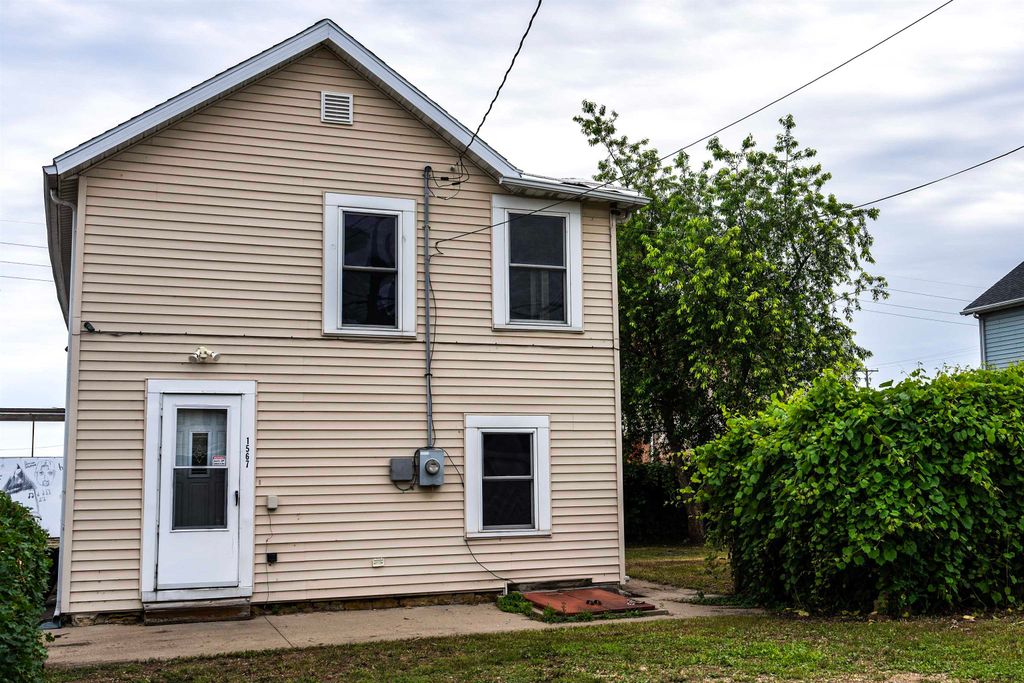 Photo of 1567 Elm Street, Dubuque, IA 52001 (MLS # 153670)