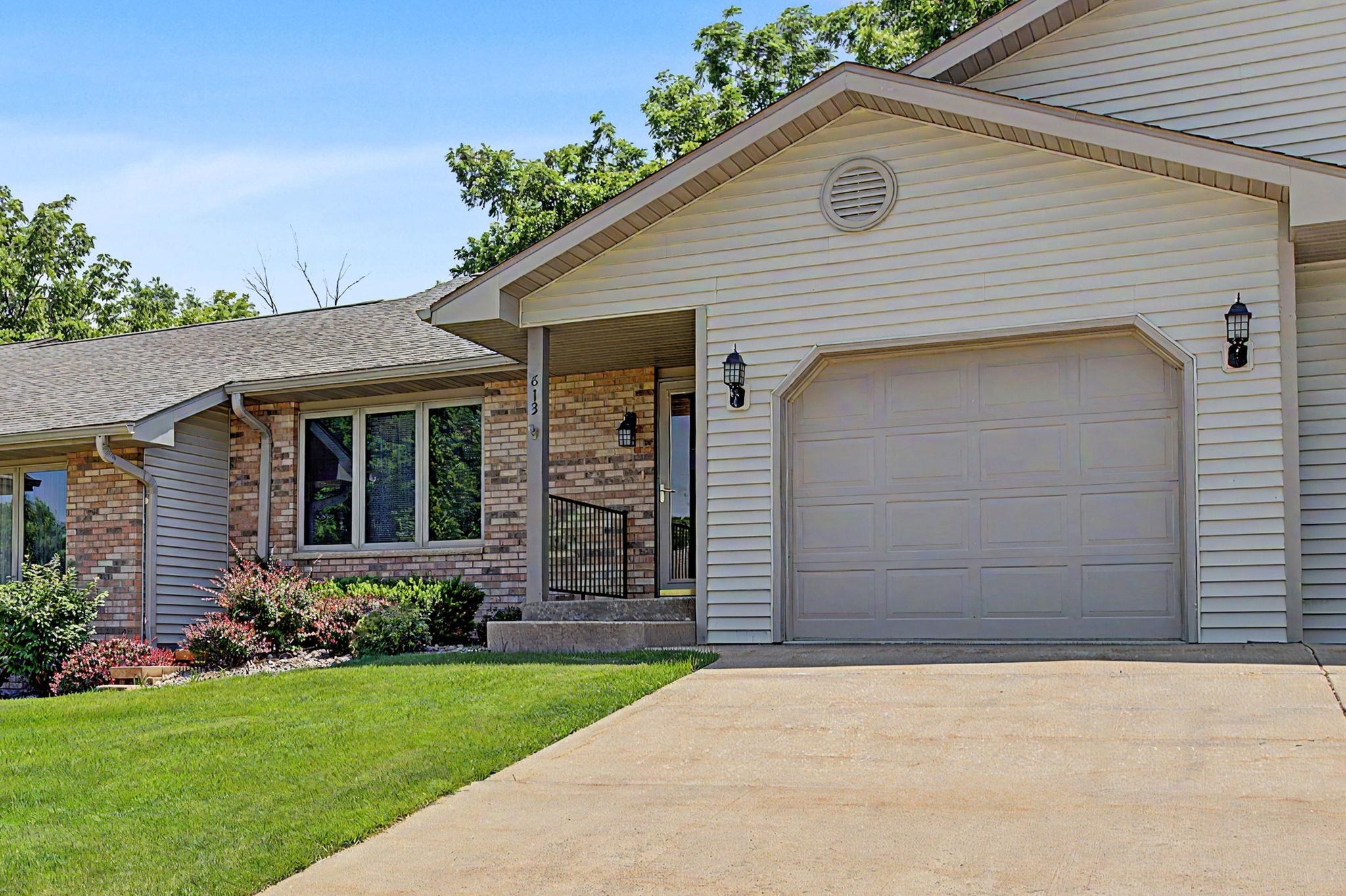 Photo 1 of 33 — 813 Shadow Bluff Drive, Galena, IL 61036